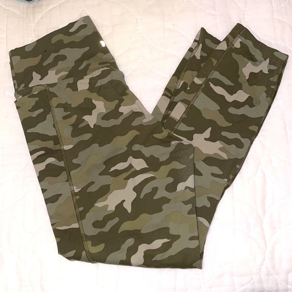 Victoria Secret Pink camo pocket leggings💚🤎